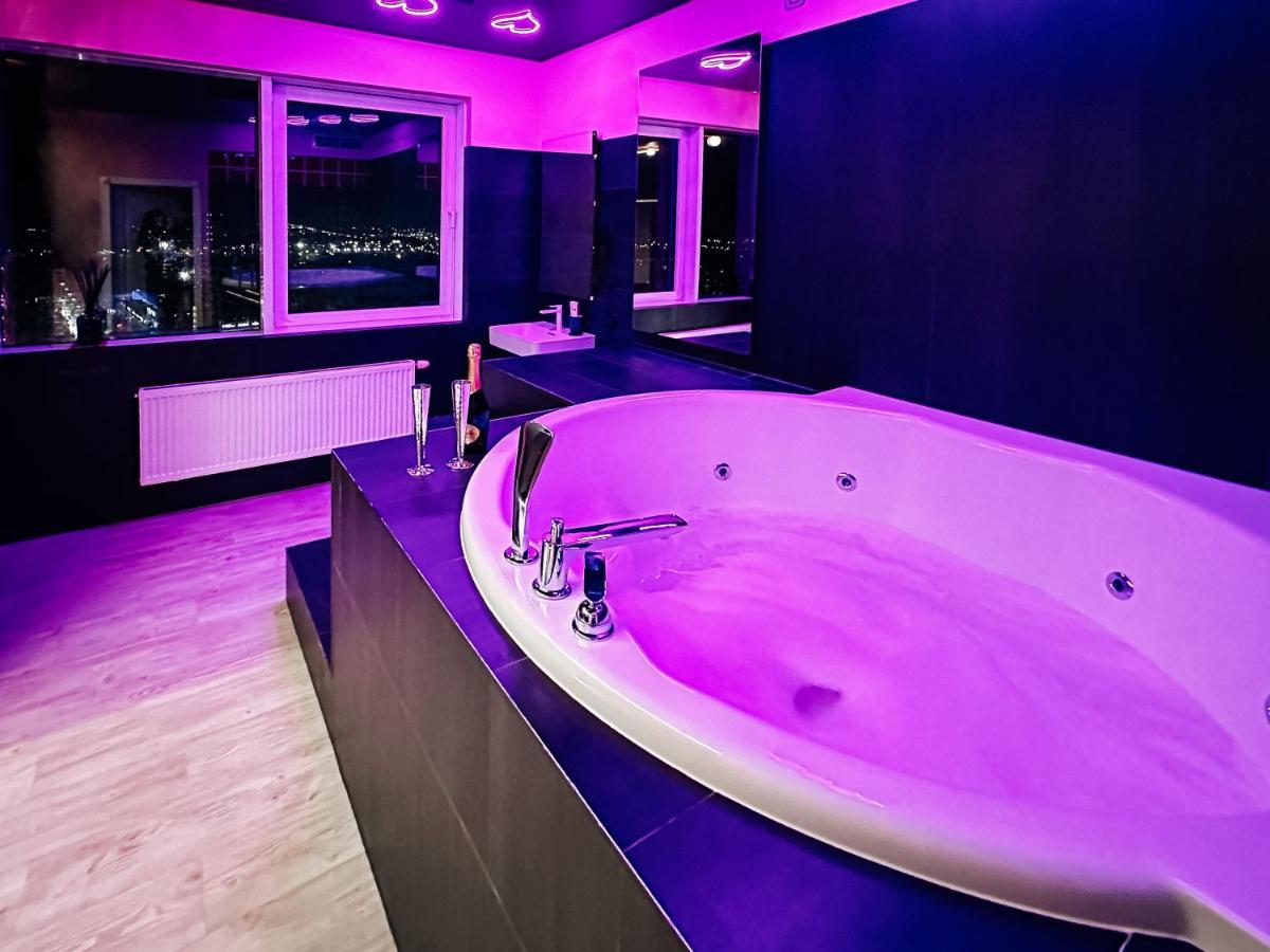 Sky Deep Jacuzzi 30 Floor Apartment Klaipėda Exterior foto